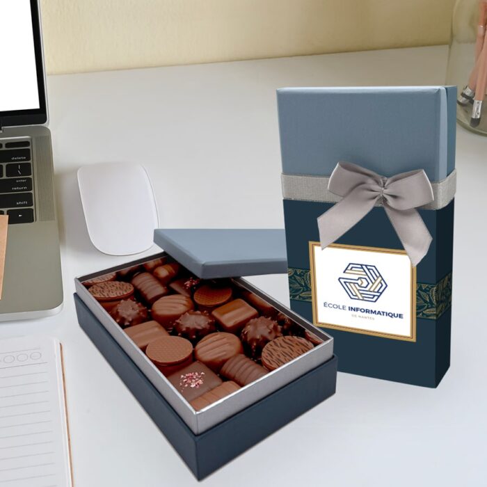 Alternative view of Boite de chocolats personnalisée - Avec logo